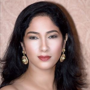 Meet your Posher, Yyamini